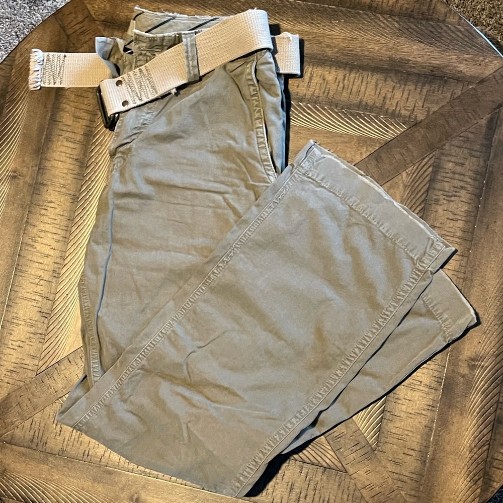 Men’s AEO belted bootcut khakis